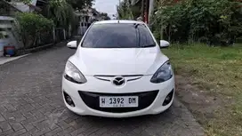 Mazda 2 R 2011 AT