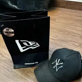 Topi new era original hitam