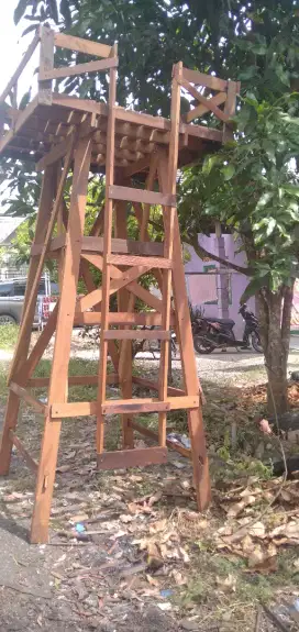 Kaki tandon menara ini