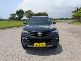 TOYOTA FORTUNER VRZ TRD TAHUN 2018 

TRANSMISI AUTOMATIC
PMK 2019