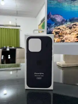case iphone 16 pro