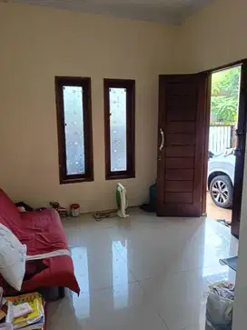Dijual Rumah Siap Huni Di Cluster Flamboyan Tangerang