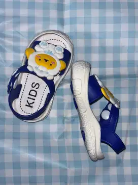Sendal Bayi umur 6-1th size 16 Second Like New