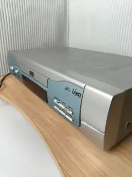 VCD Player Merk Akari Warna Silver Biru