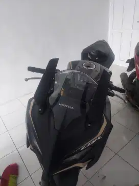 Di jual kereta CBR 150 R