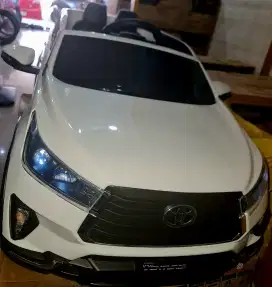 MOBIL AKI ANAK PMB TOYS TOYOTA INNOVA VENTURER M 7288