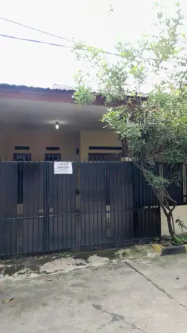 Disewakan Rumah Pertahun di Perumahan Bojong Menteng Indah