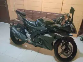 Di jual cepat sepeda motor R15 v2 tahun 2015 ss STNK dan BPKB Lengkap