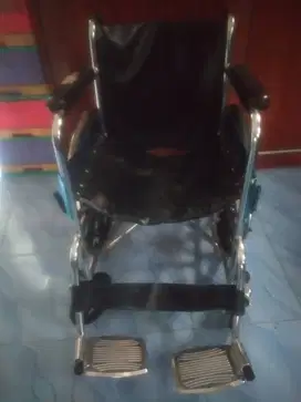 Kursi roda kondisi baru