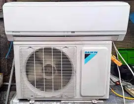 Jual ac Daikin 1/2 pk lowwat 320 watt kondisi 95% ori semua
