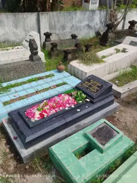 KIJING MAKAM KIJING KRAMIK / GRANITO