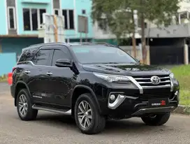 FORTUNER VRZ 4x4 TETRADRIVE AT 2018 HITAM KM 98rb