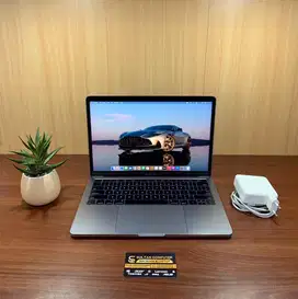 Jual cepat!!Macbook Pro touchbar 13inc 2017 core i7 ram 16Gb ssd 256Gb