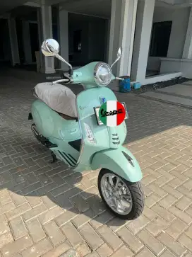 Vespa Primavera Green Relax KM 1000 perak