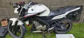 YAMAHA VIXION PUTIH 2015 (7000KM)