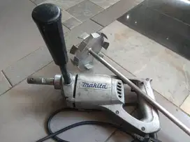 Mesin mixer semen instan atau cat tembok, merk makita