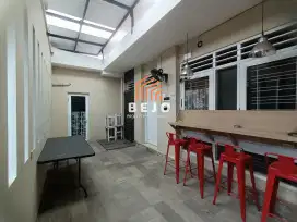 Disewakan Bangunan Kantor Luas – di Pusat Kota, dekat Tugu