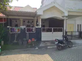 Rumah Terawat Puri Surya Jaya Gedangan