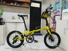 Sepeda lipat BnB Lewis