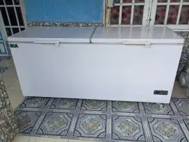 Chest Freezer 750 L
