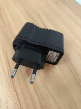 Kepala Charger Hisense Warna Hitam