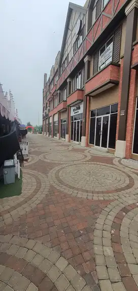 Disewakan Ruko La Riviera PIK 2 Hadap Danau