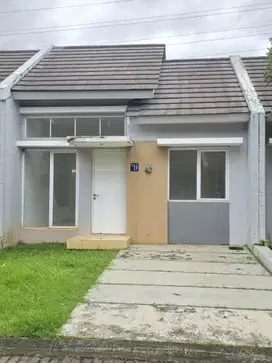 Rumah dijual di Serpong Lagoon Cluster Flamingo Tangsel