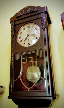 Jam dinding kuno antik FIAG