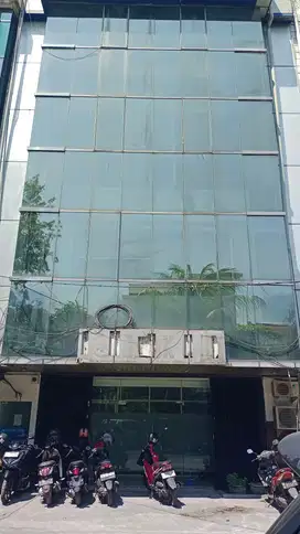 Perkantoran 4 Lantai tengah kota Surabaya