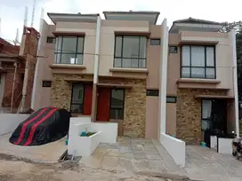 DIJUAL CEPAT RUMAH READYSTOCK 2 LANTAI FULL FURNISHED DP NOL RUPIAH