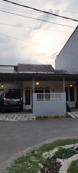 dijual rumah houk dalam cluster metland cibitung