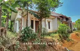 Dijual rumah hampir kelar masuk mobil lingkungan nyaman