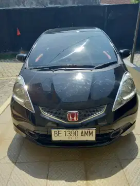 Dijual mobil honda jazz 1.5 RS AT