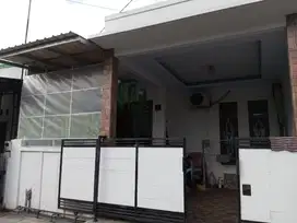 rumah dekat alun-alun dan stasiun