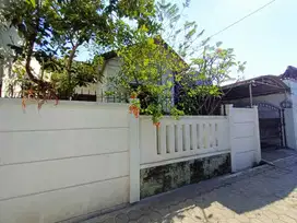 RUMAH SIAP HUNI YANG NYAMAN DI TENGAH KOTA KARANGANYAR