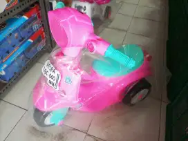 Mainan Anak Vespa Naik Tanggung