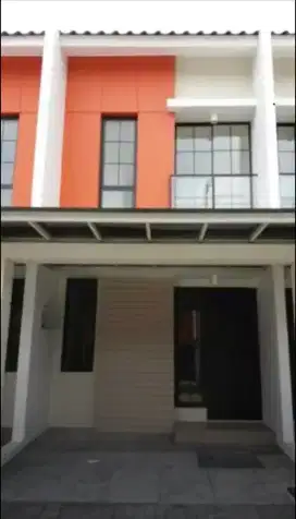 Disewakan Rumah 4x12 di Jalan Bulevard. Green Village