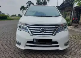 Nissan Serena 2.0 Highway Star (4x2) A/T 2015 (Premium White)