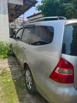 Nissan Grand livina 2011 Bensin