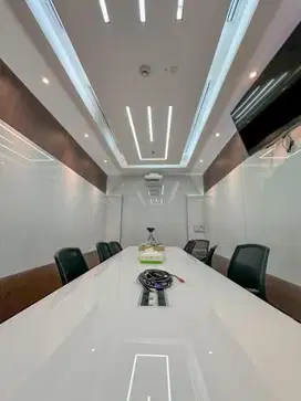 Fast Sale     Office Space District 8 - Treasury Tower 284 sqm