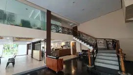 Hotel Bintang 4 di Pusat Kota Jaksa Agung Suprapto 5 Lantai Full