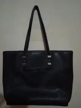 DI JUAL TAS GUEES ORIGINAL ASLI