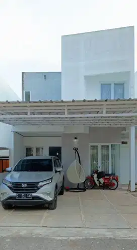 Rumah mewah 2 lantai strategis murah