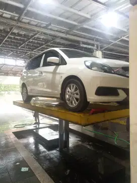 Disewakan mobil dan supir siap antar keluar kota