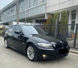Km69rb - BMW 325i Sunroof matic 2010 Hitam