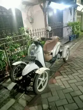 Scoopy 2012 roda 4