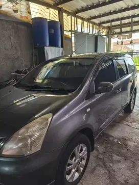 Nissan Grand livina 2011 Bensin