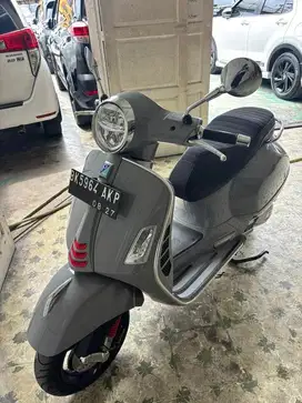 Vespa GTS 150 super