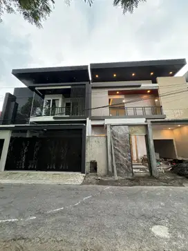 Rumah Mewah dan Luas Model Kontemporer Di Purwomartani