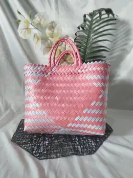 Tas Bingkisan Kotak 18x18, Model Wiralurik